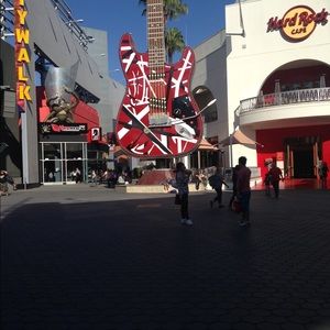 Meet your Posher, Felicita