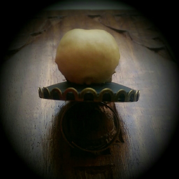 ??Victorian Antique Aged Raven Crow Skull Ring???? - Picture 3 of 4