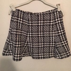 Black and white mini skirt. Brand new.