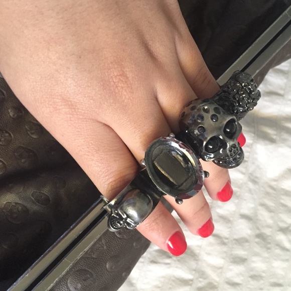 Skull clutch 💀 - Picture 3 of 4