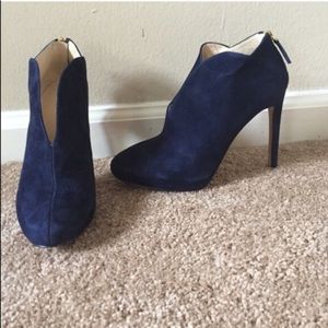 Beautiful Nine West blue suede heels