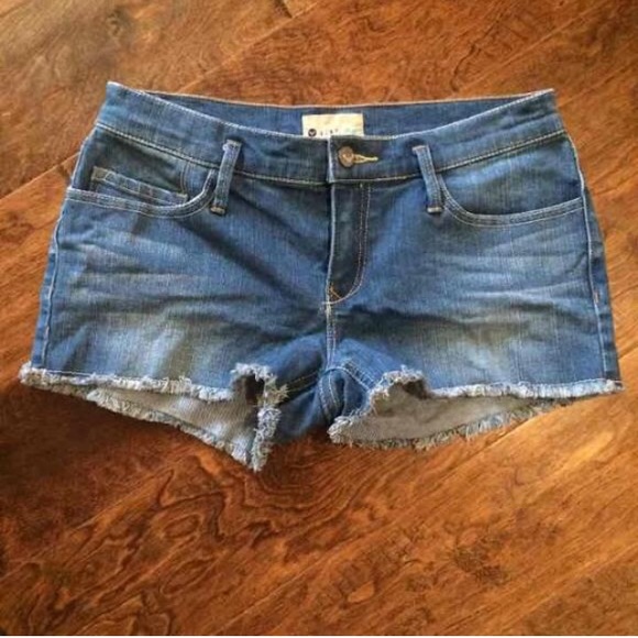 Roxy jean shorts size 5 - Picture 2 of 4