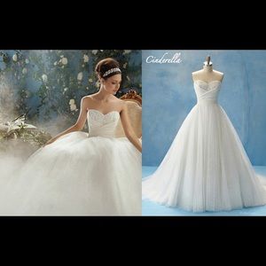 *NEVER WORN* Alfred Angelo Disney Collection dress