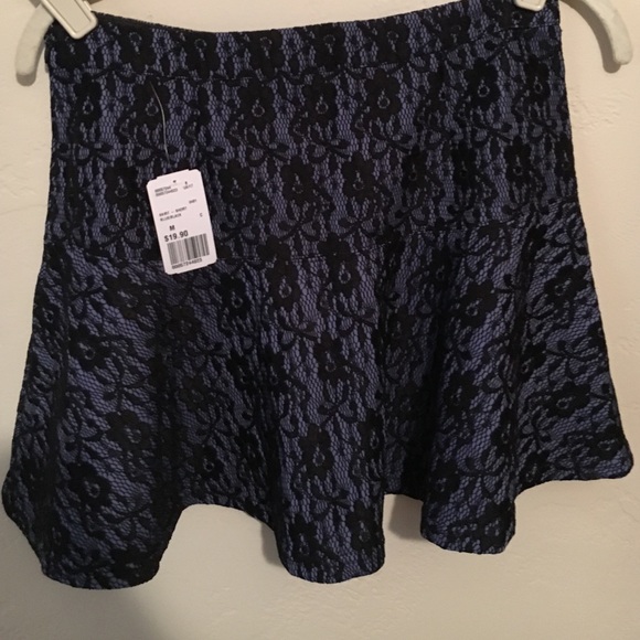 Black and blue lace skirt. Brand new. - Picture 2 of 3