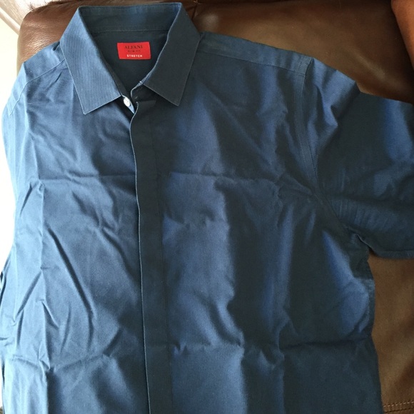 Men Dress Shirt Short Sleeve Button Down - Picture 2 of 3