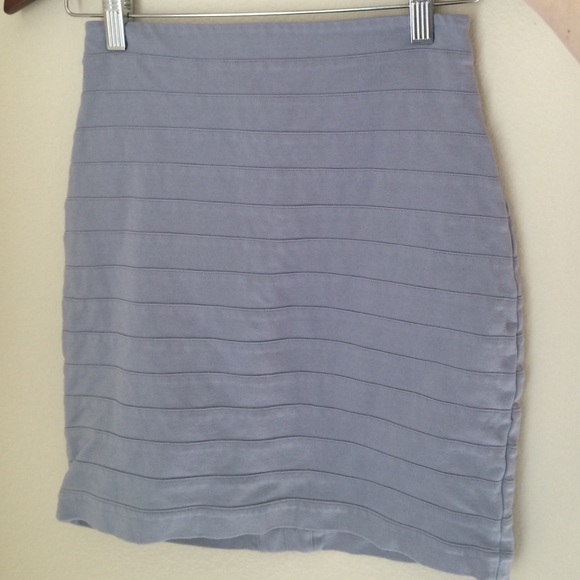EUC Express Light Lilac skirt - Picture 2 of 2
