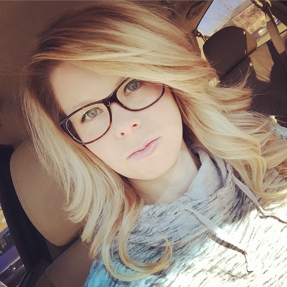 Meet your Posher, Kristen - Picture 1 of 1