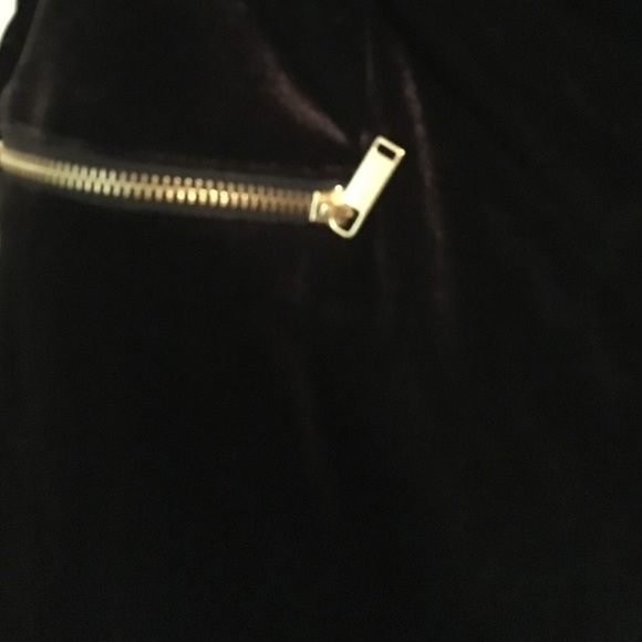 Suede Black skirt. Brand new. - Picture 3 of 4