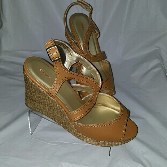 Nina sandals