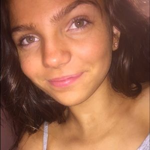 Meet your Posher, Maeve