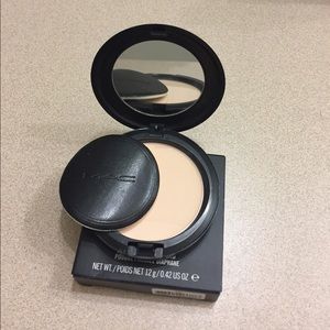 💯 authentic MAC NW15 sheer / pressed powder
