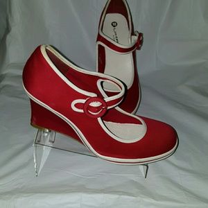 Wedge Sneaker Style Shoe never worn
