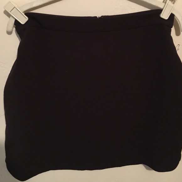 Black mini skirt. Brand new. - Picture 1 of 3