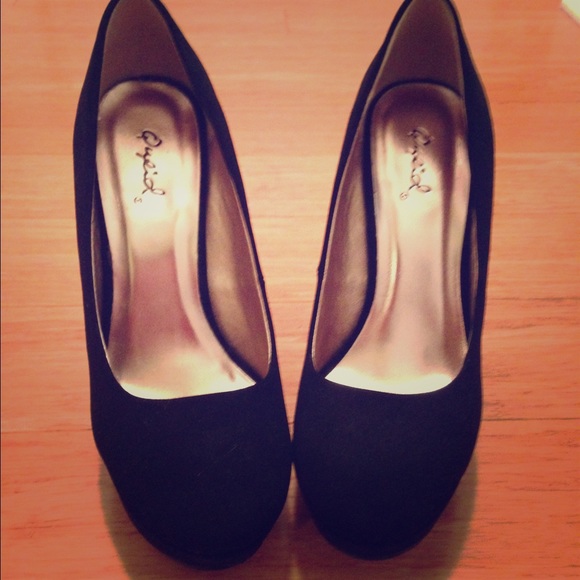 Black suede heels
