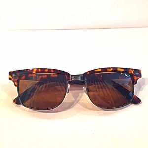 Turtle shell Clubmaster sunglasses