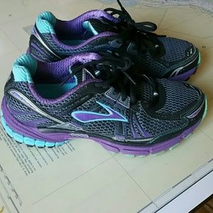 Brooks Adrenaline GTS 12- Size 7