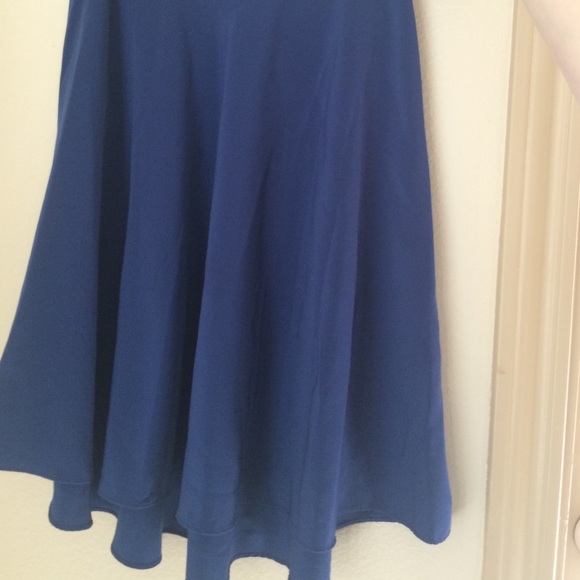 EUC Banana Republic slight high-low A-line skirt - Picture 2 of 2