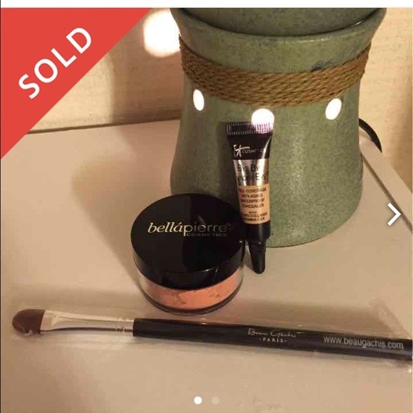 🎉SOLD🎉 Makeup bundle!!