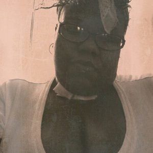 Meet your Posher, Yvette