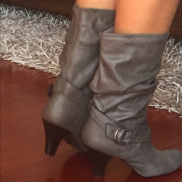 Boots - Picture 2 of 4