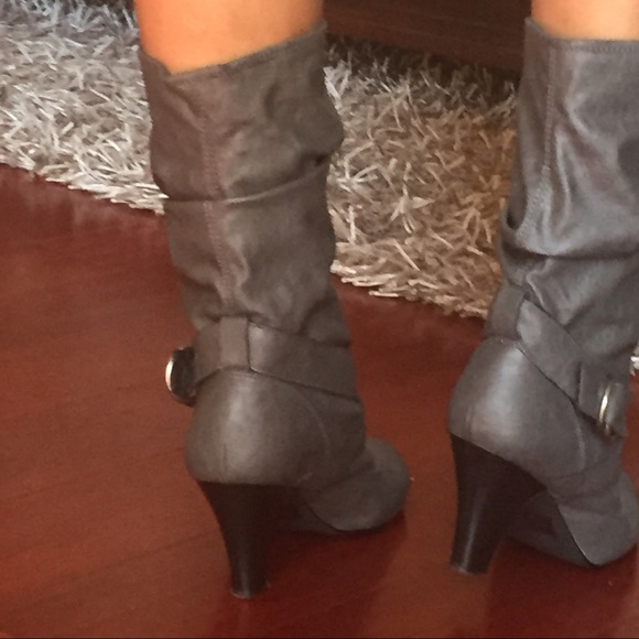 Boots - Picture 3 of 4