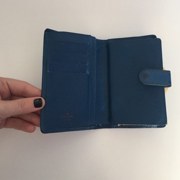 Blue Epi leather Louis Vuitton wallet - Picture 2 of 3