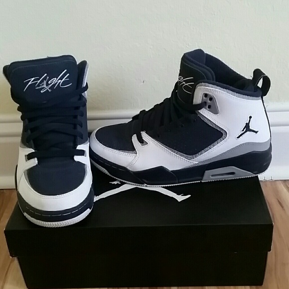 Size 7 flight Jordan's