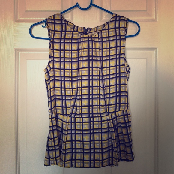 Banana Republic sleeveless blouse ✨Negotiable✨