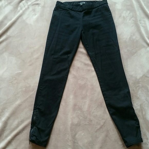Forever 21 pull on leggings with zips