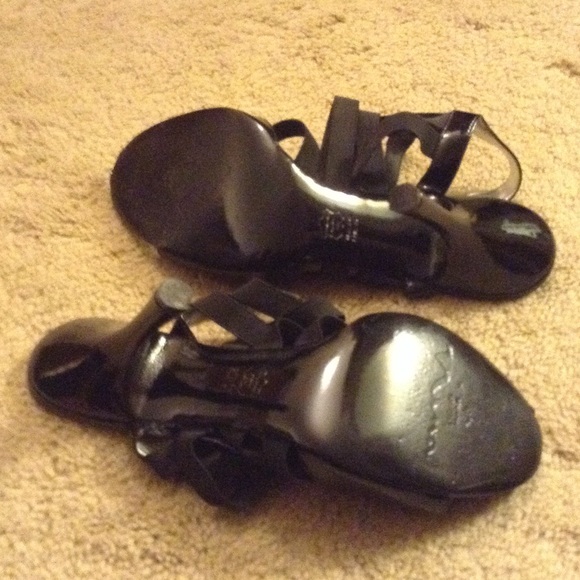 Women dress shoe size 11