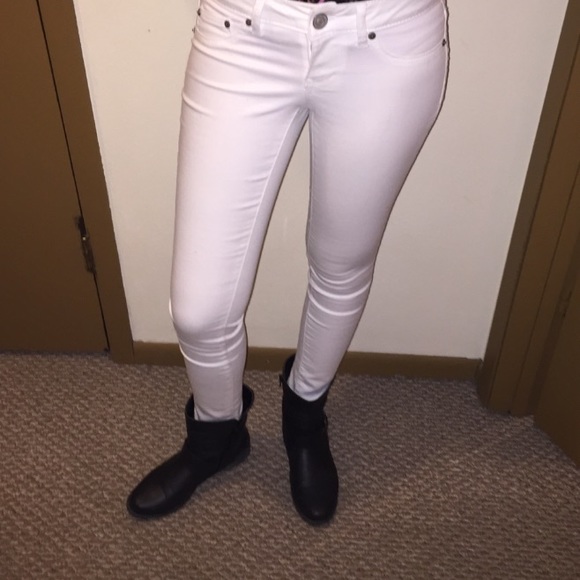 SO white Jeggings