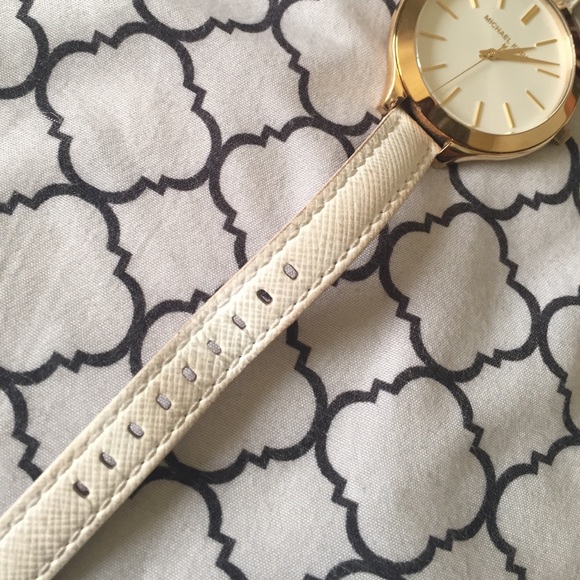 Michael Kors Watch - Picture 3 of 4