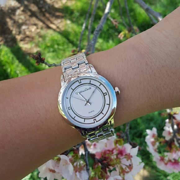 Women's Silver metal Clip Pink Dial Quartz Watch