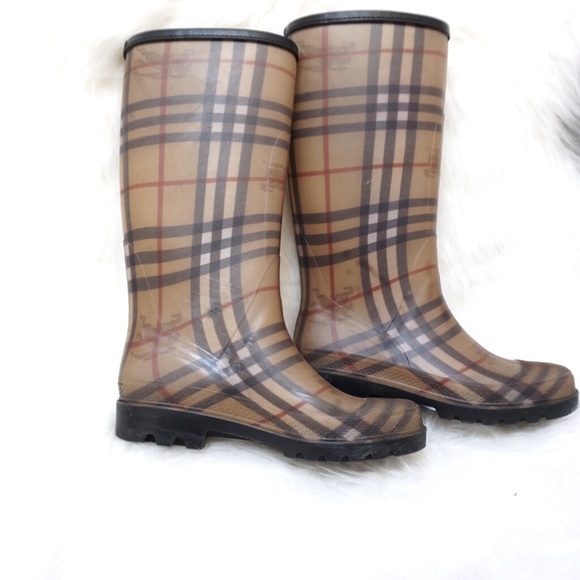 Burberry Shoes - Burberry Rainboots ☔️