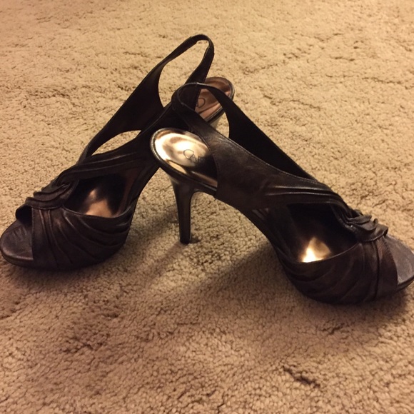 Women's dress shoe size 10