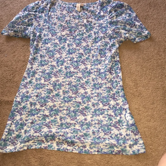 Buckle floral top.Never worn I didn't like on me