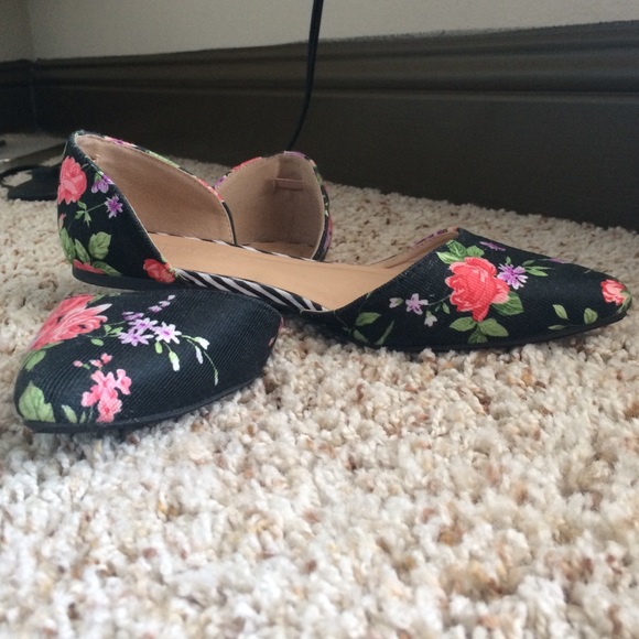Floral d'orsay flats by Wild Diva (7.5)!