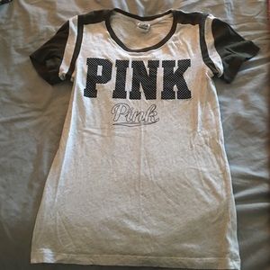 Perfect condition Vs Pink tee