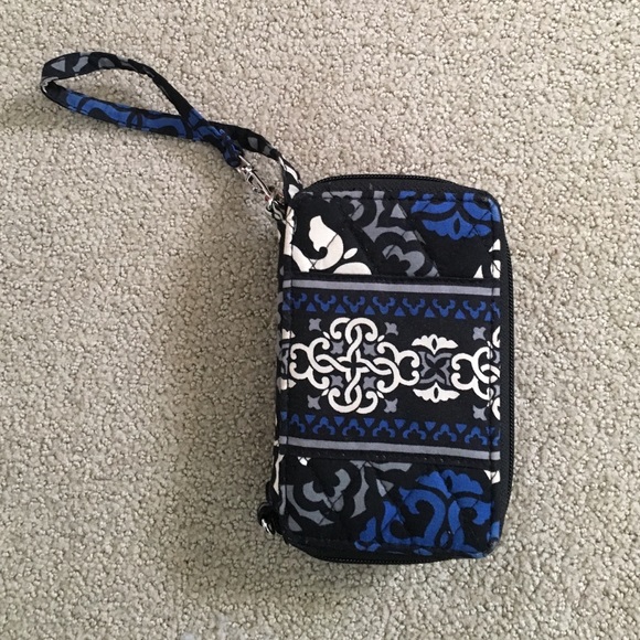Vera Bradley wallet that fits an iPhone 5s