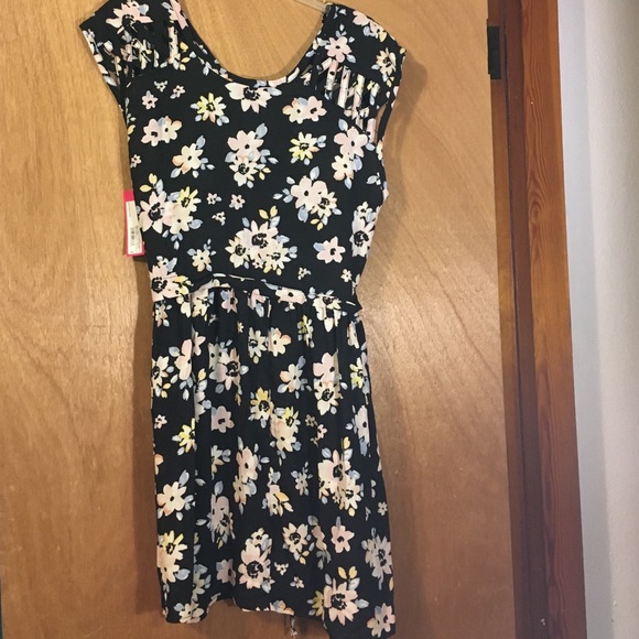 Adorable flower dress!! Juniors size xxl