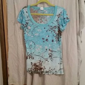 Cute t-shirt with design