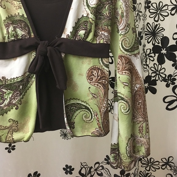 Green paisley blouse - Picture 4 of 4