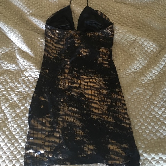 Black and gold halter dress - Picture 4 of 4