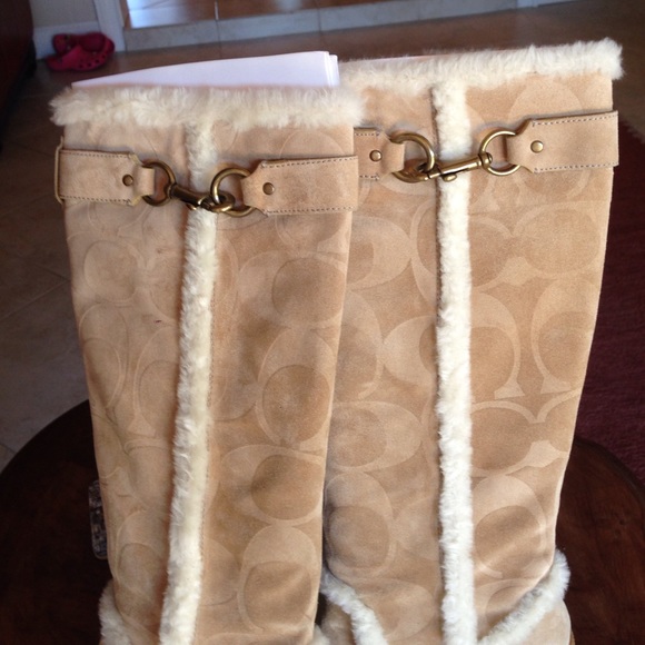 🎅🏻🎄Coach signature Jonie suede boots🎅🏻🎄 - Picture 2 of 4