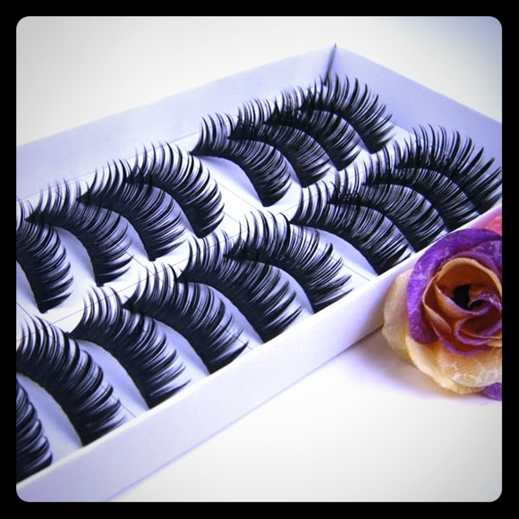 Eye lashes