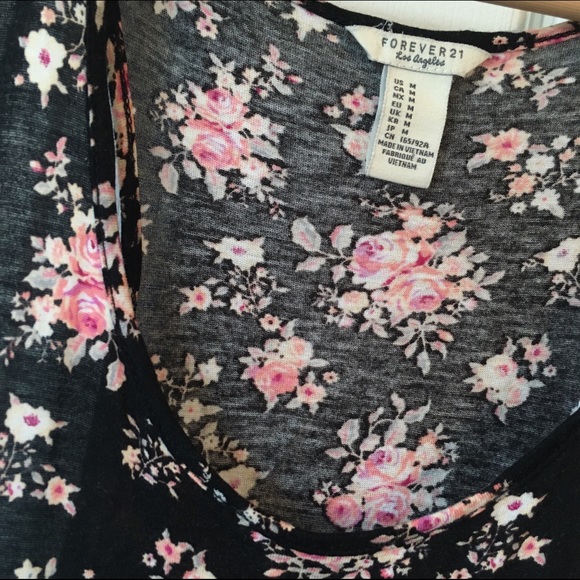 🚫SOLD🚫 on Merc Forever 21 Floral Tank Top Medium - Picture 3 of 4