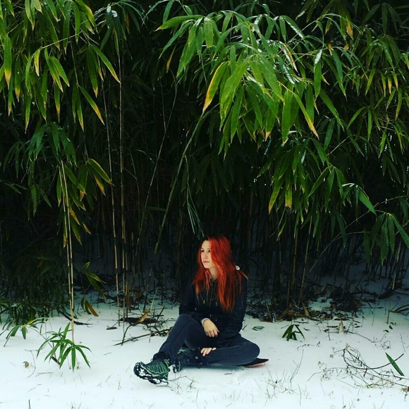 Meet your Posher, Bri - Picture 3 of 4