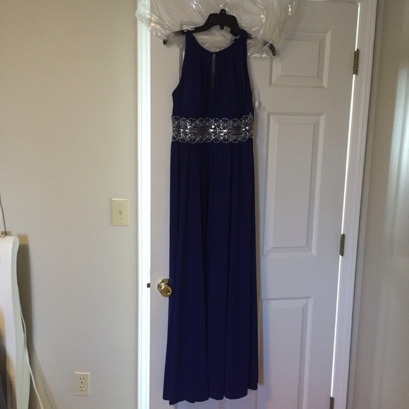 Formal/Prom Dress - Picture 2 of 4