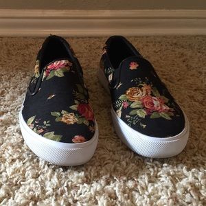 Soda sneaker black with flower print