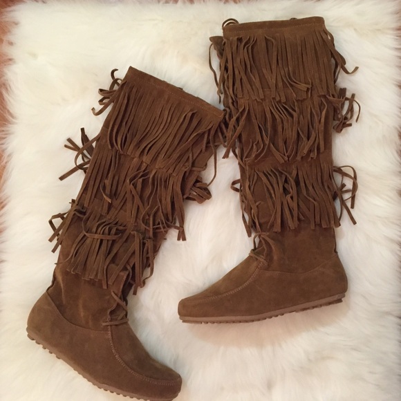 Lace Up Knee High Fringe Boots - Picture 2 of 4